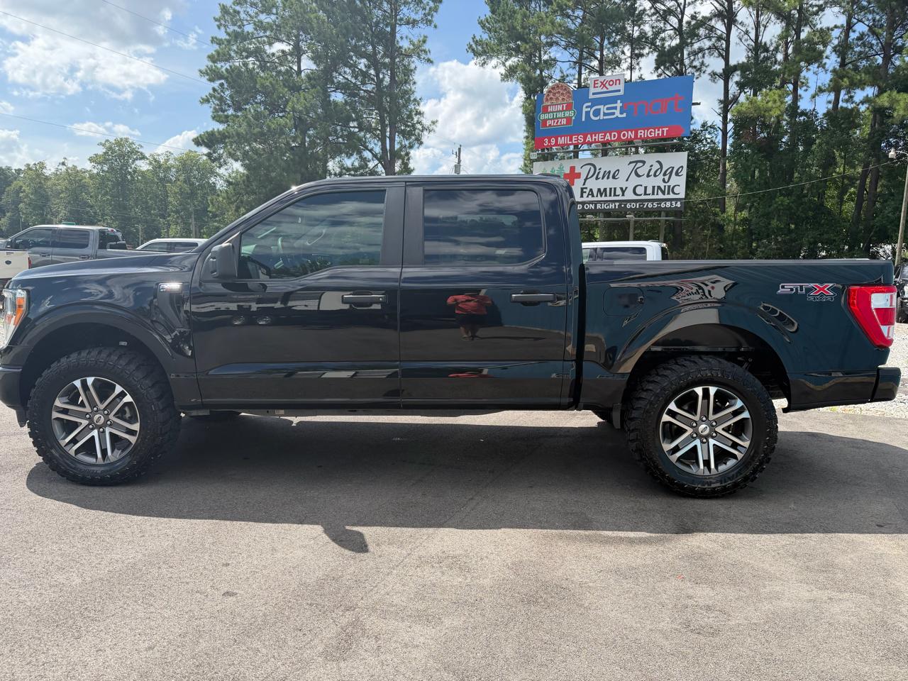 Ford F-150 4WD SuperCrew 145" STX 2021