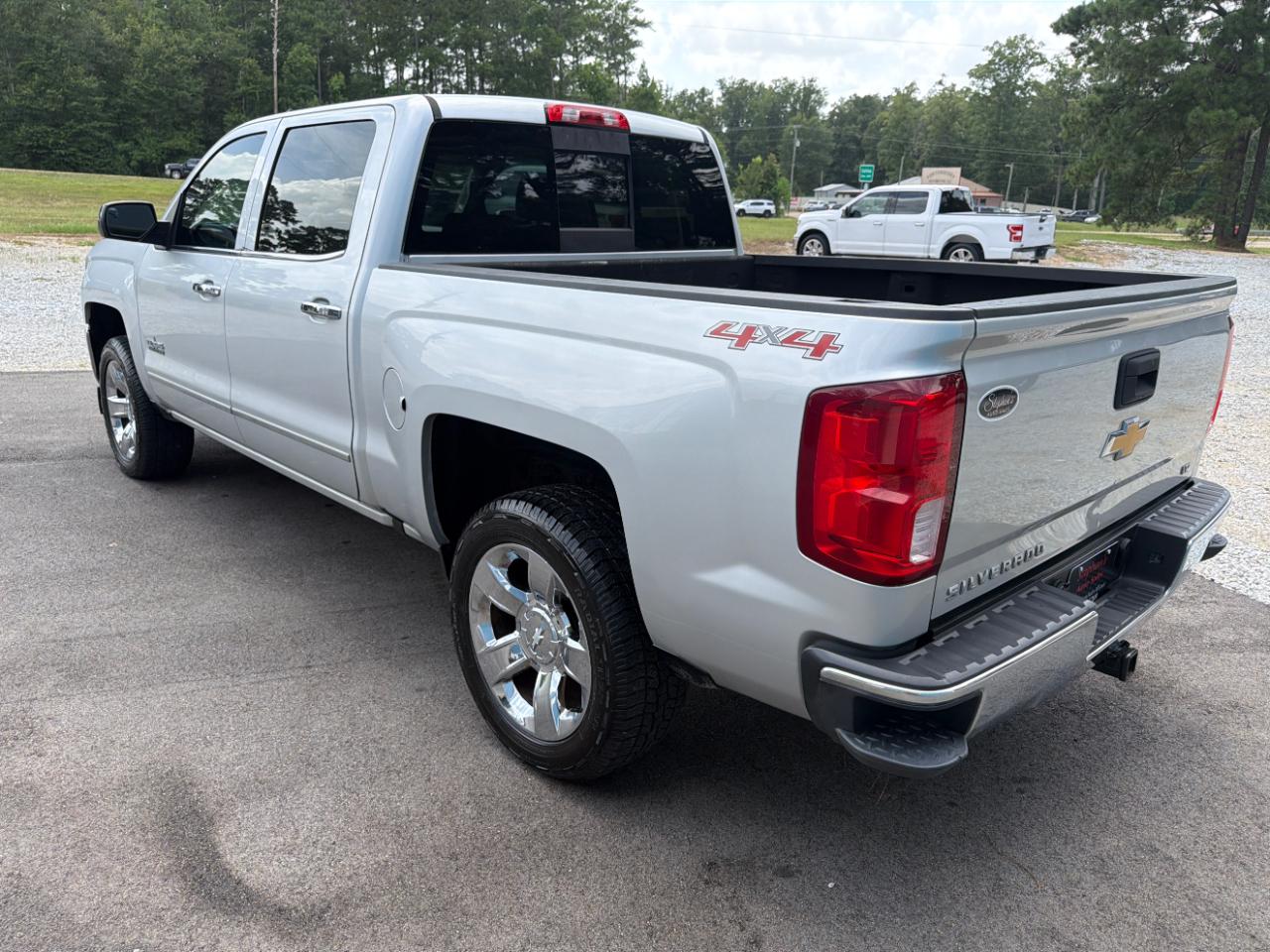 Chevrolet Silverado 1500 4WD Crew Cab 143.5" LTZ w/1LZ 2017