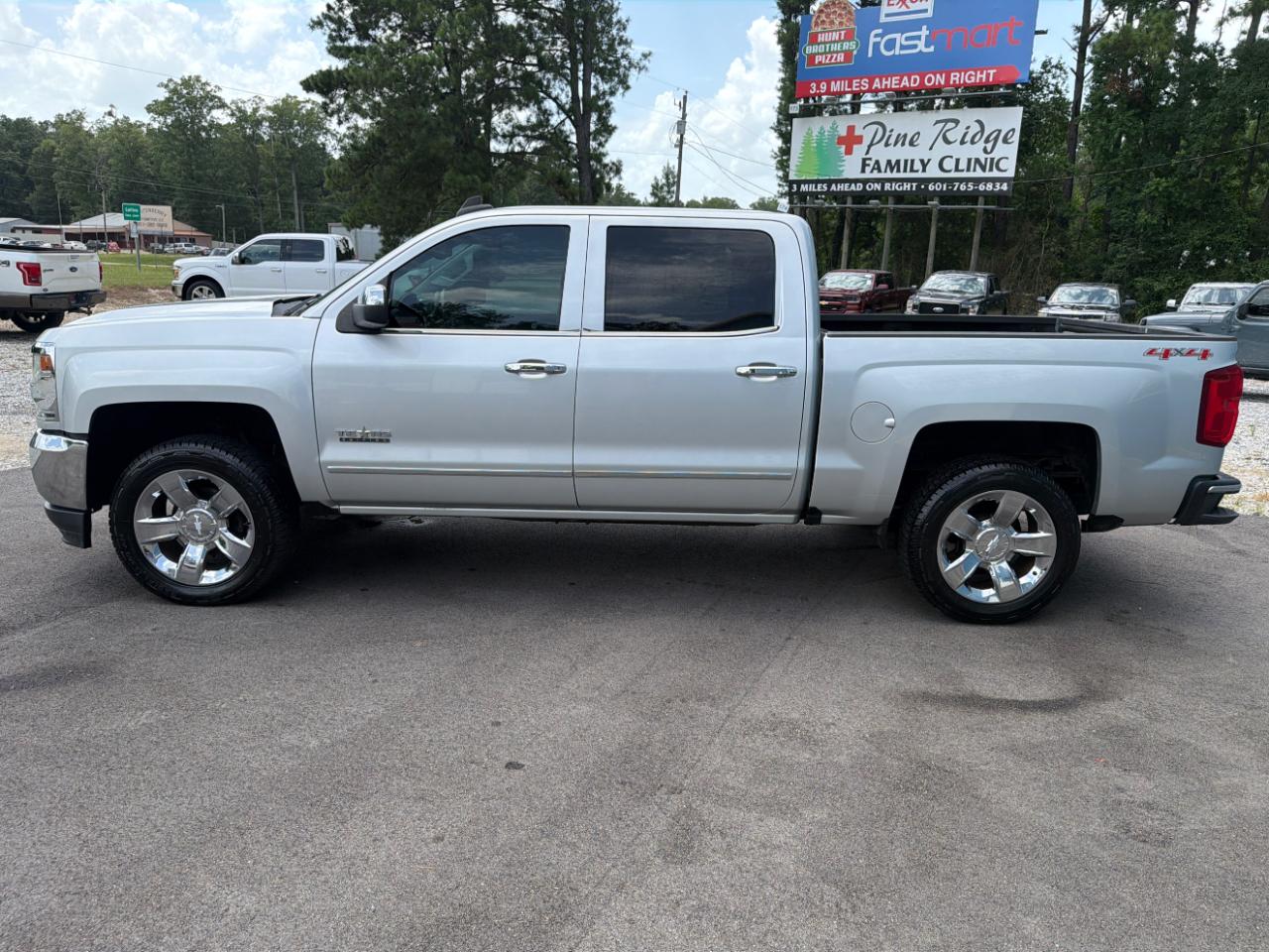 Chevrolet Silverado 1500 4WD Crew Cab 143.5" LTZ w/1LZ 2017