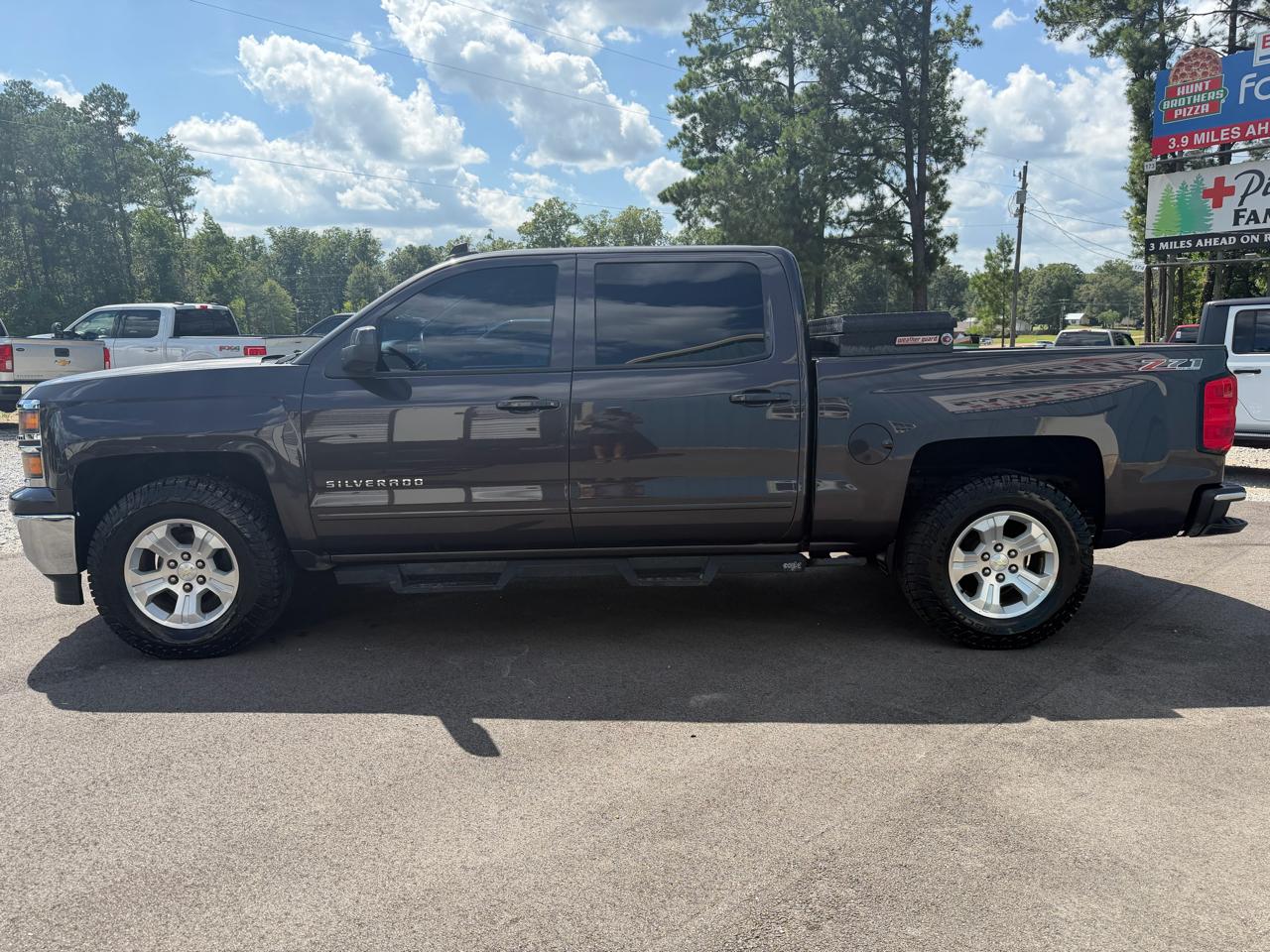 Chevrolet Silverado 1500 4WD Crew Cab 143.5" LT w/2LT 2015