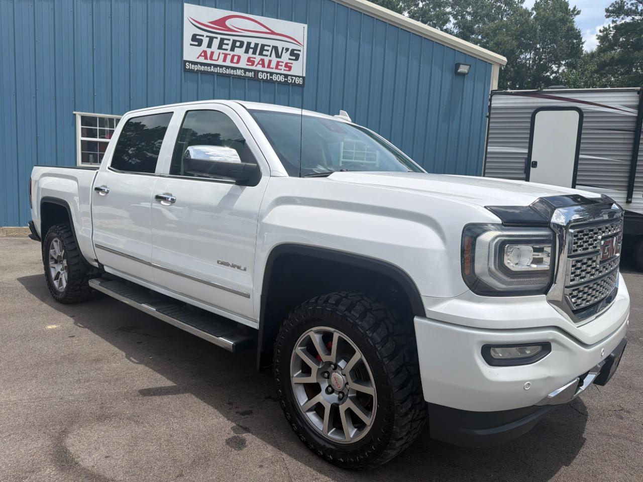 GMC Sierra 1500 4WD Crew Cab 143.5" Denali 2016