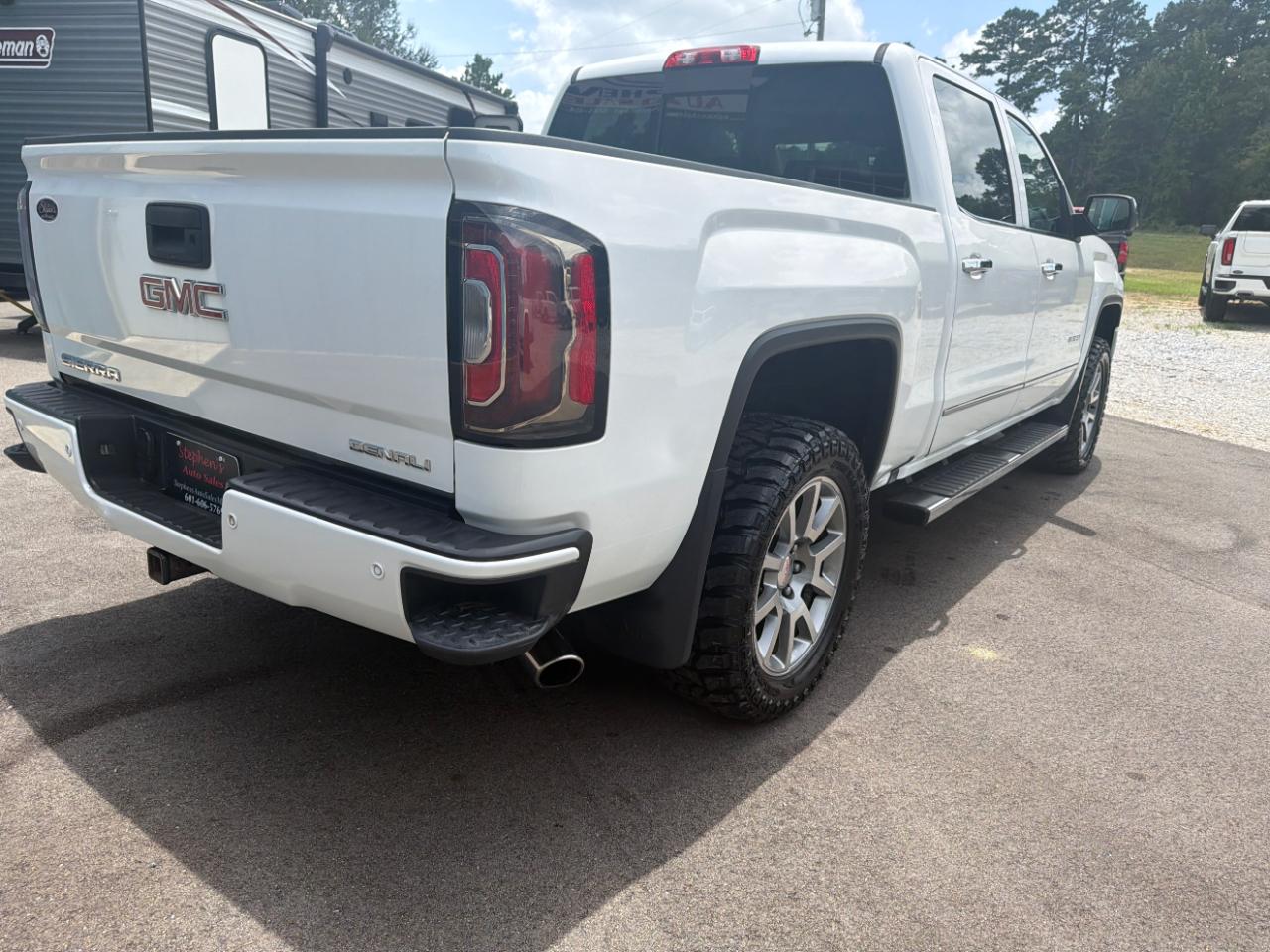 GMC Sierra 1500 4WD Crew Cab 143.5" Denali 2016