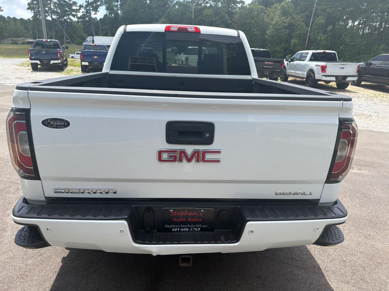 GMC Sierra 1500 4WD Crew Cab 143.5" Denali 2016