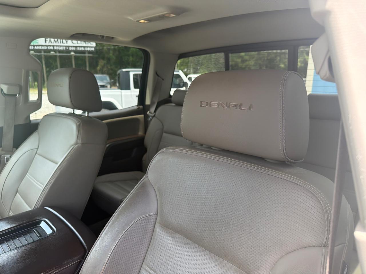 GMC Sierra 1500 4WD Crew Cab 143.5" Denali 2016