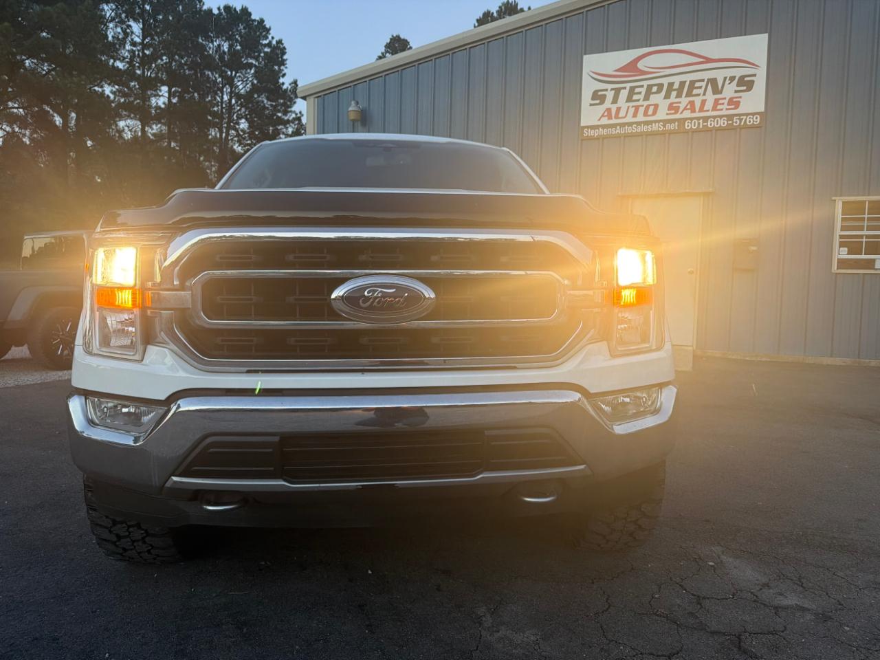 2021 Ford F-150 XLT - Photo 2
