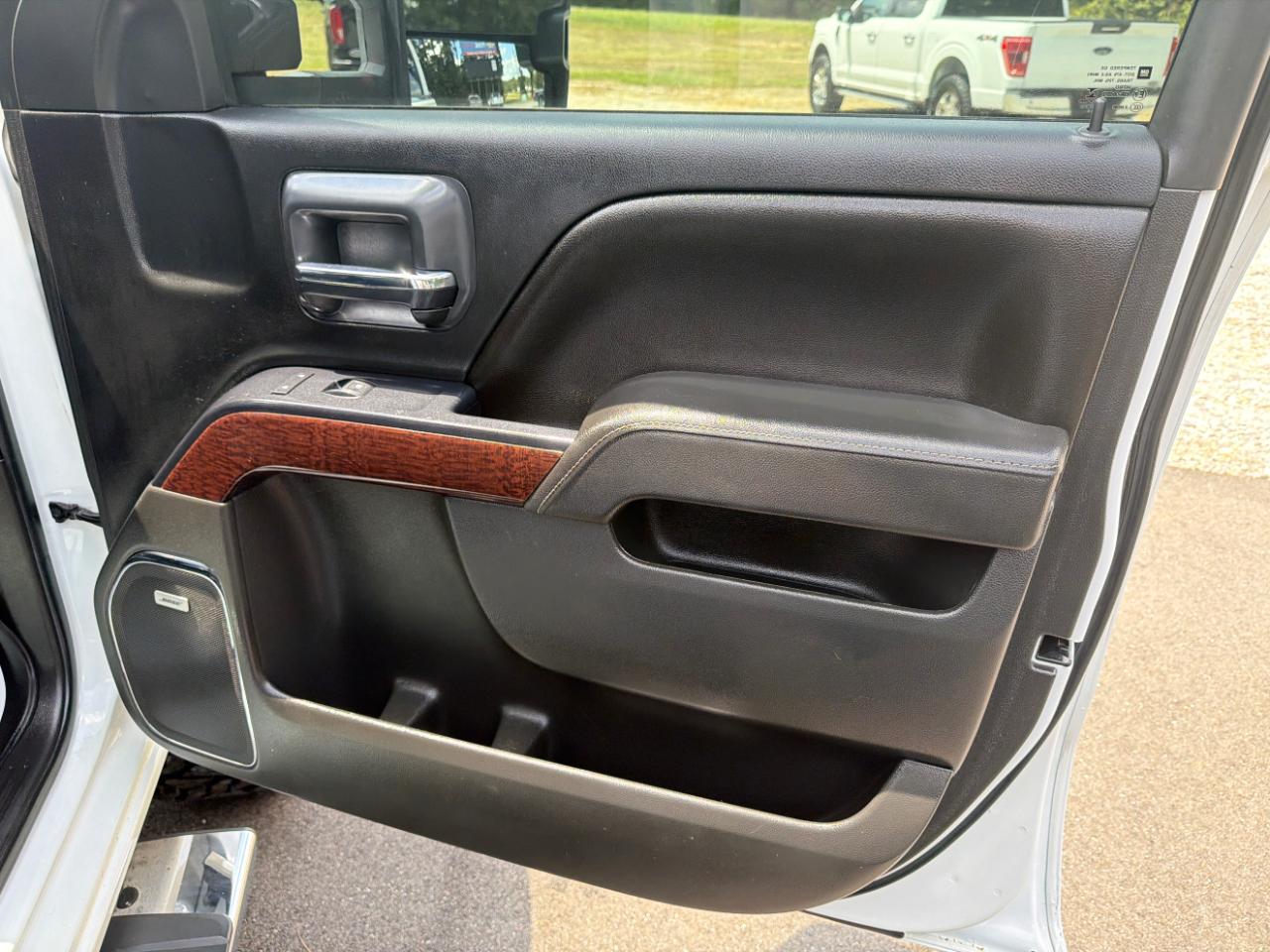 GMC Sierra 1500 4WD Crew Cab 143.5" SLT 2016