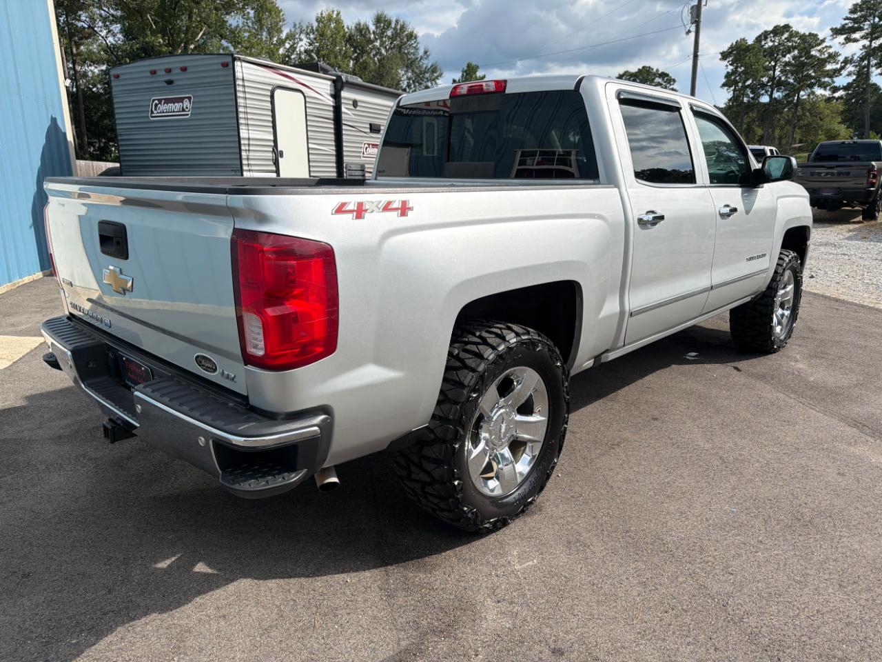 Chevrolet Silverado 1500 4WD Crew Cab 143.5" LTZ w/1LZ 2018