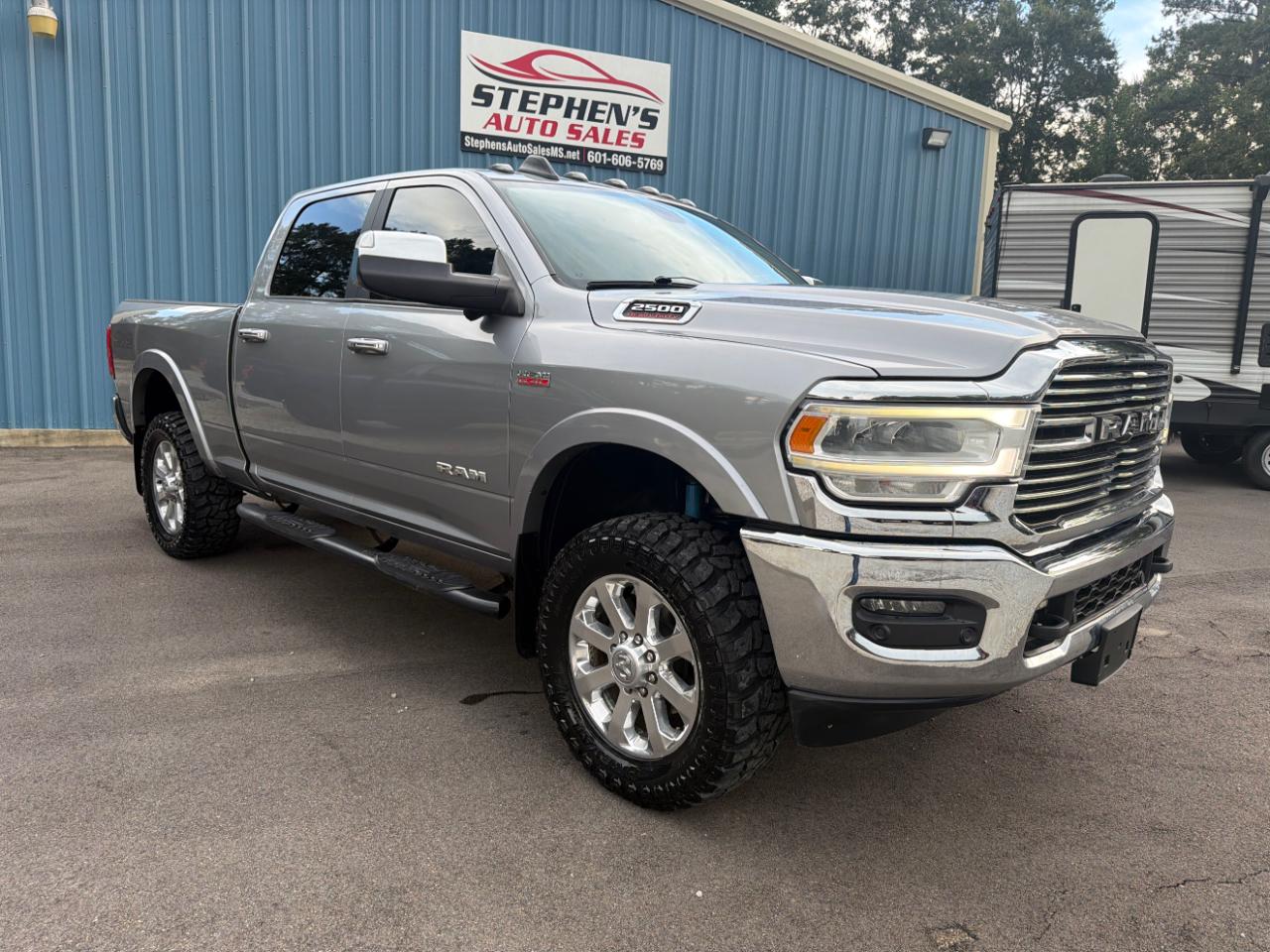 RAM 2500 Laramie 4x4 Crew Cab 6'4" Box 2019