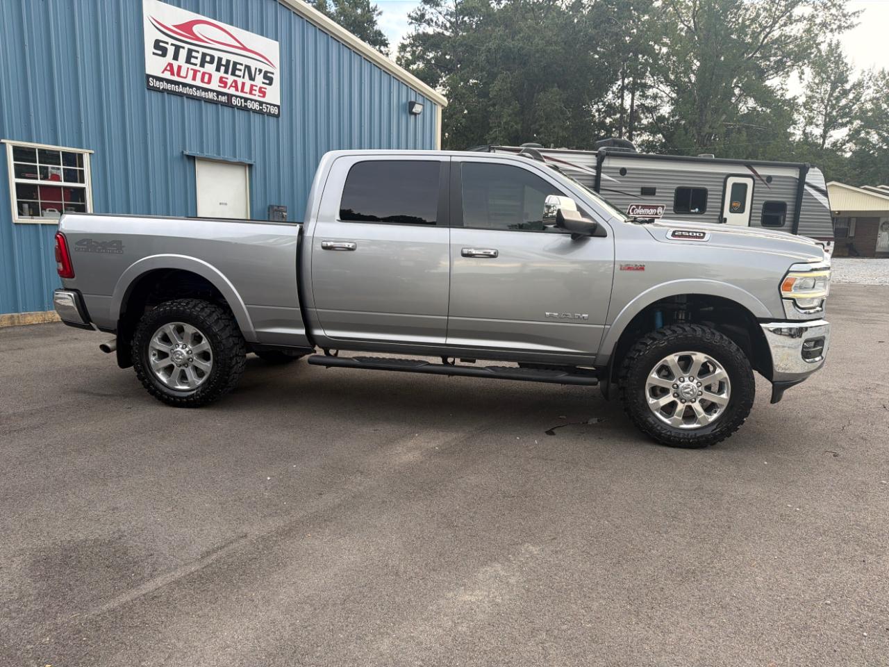 RAM 2500 Laramie 4x4 Crew Cab 6'4" Box 2019