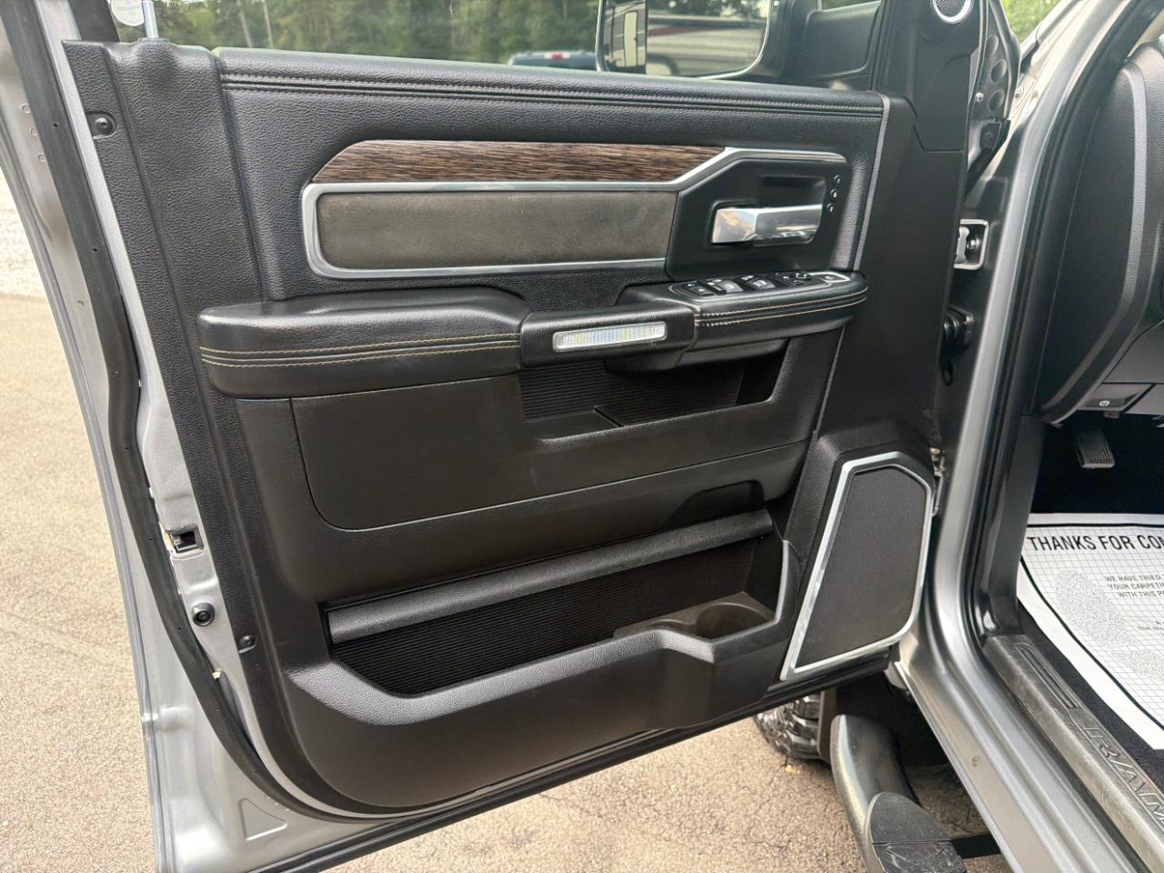 RAM 2500 Laramie 4x4 Crew Cab 6'4" Box 2019