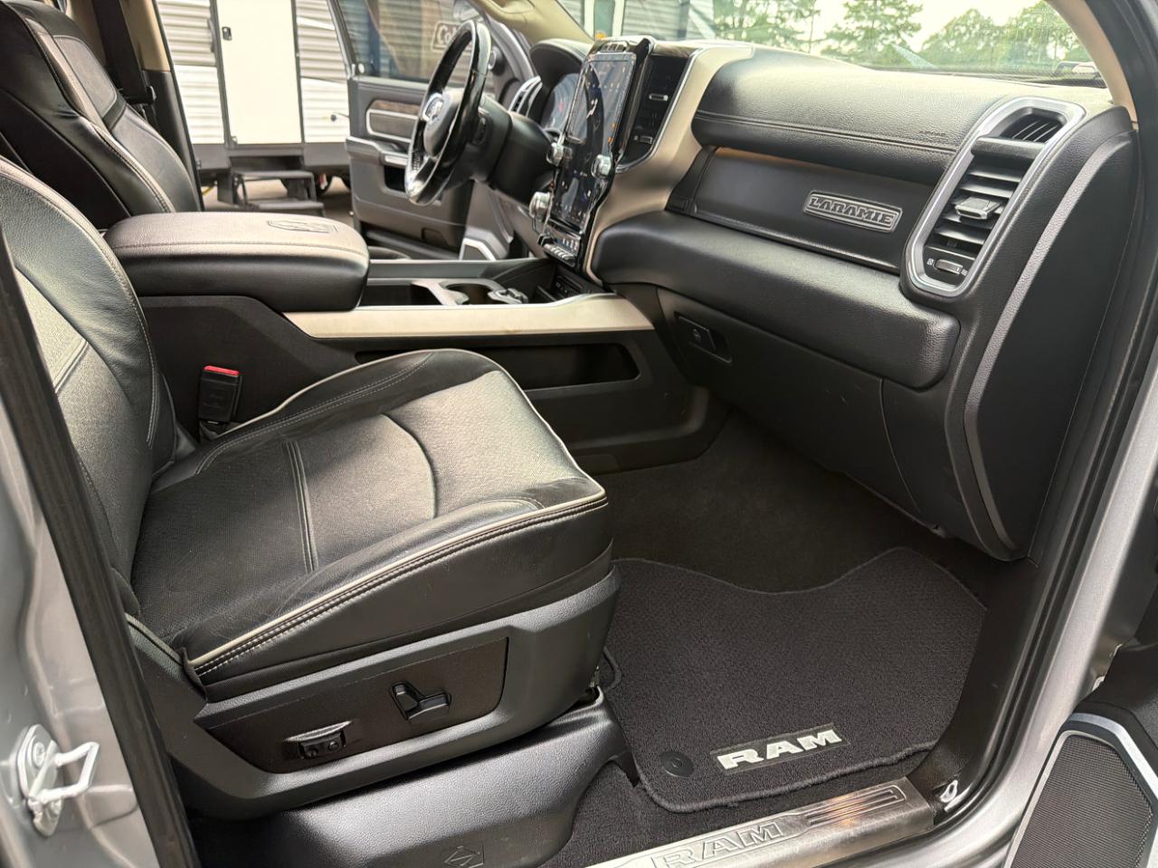RAM 2500 Laramie 4x4 Crew Cab 6'4" Box 2019