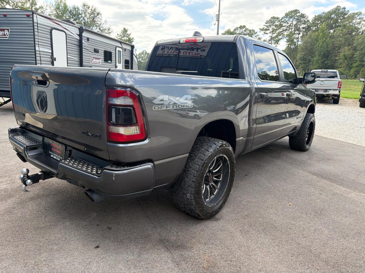 RAM 1500 Big Horn 4x4 Crew Cab 5'7" Box 2020