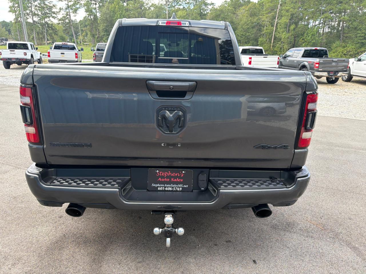 RAM 1500 Big Horn 4x4 Crew Cab 5'7" Box 2020