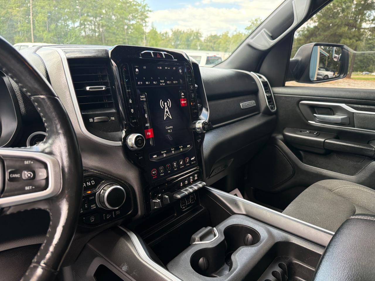 RAM 1500 Big Horn 4x4 Crew Cab 5'7" Box 2020