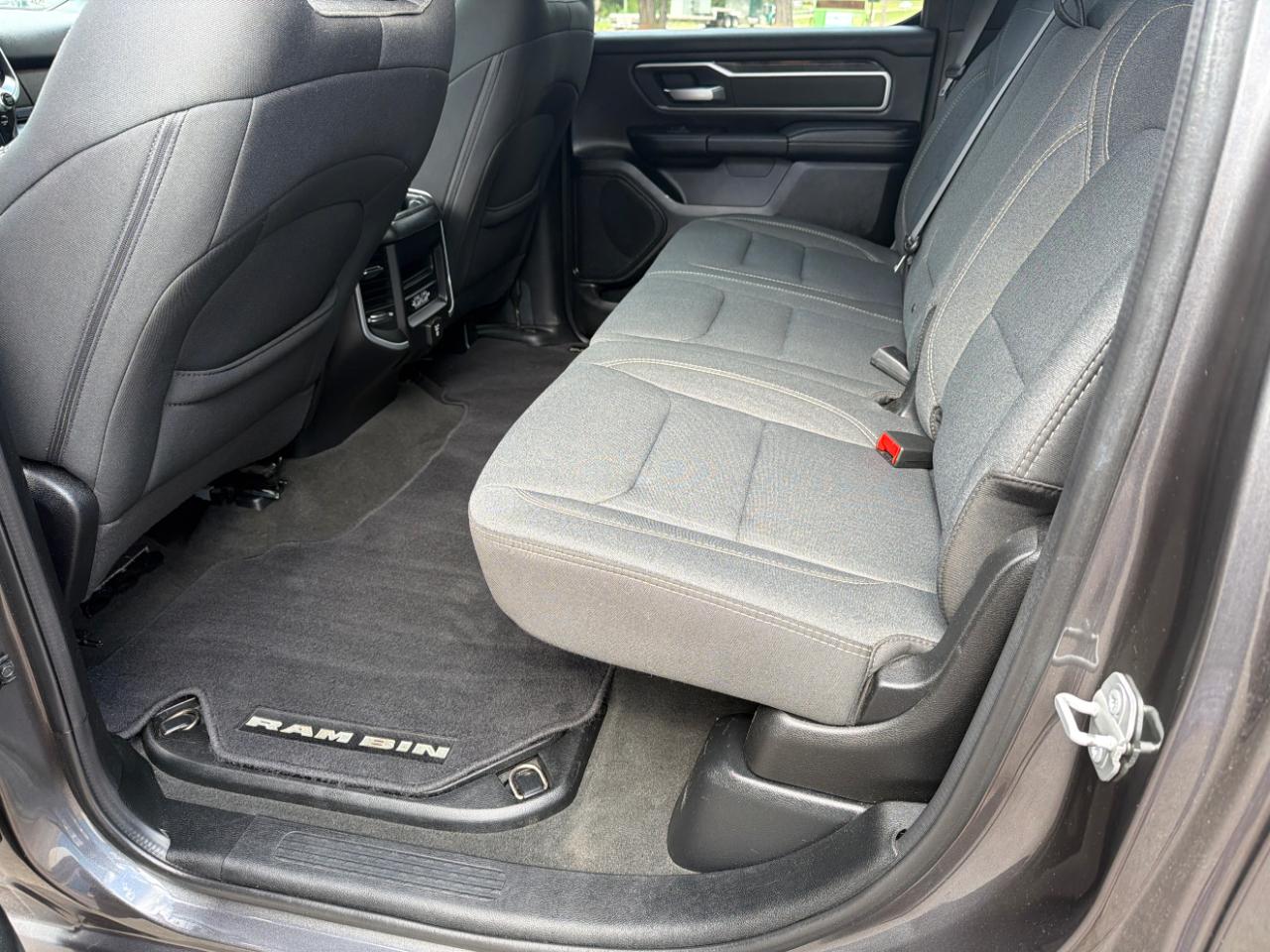 RAM 1500 Big Horn 4x4 Crew Cab 5'7" Box 2020