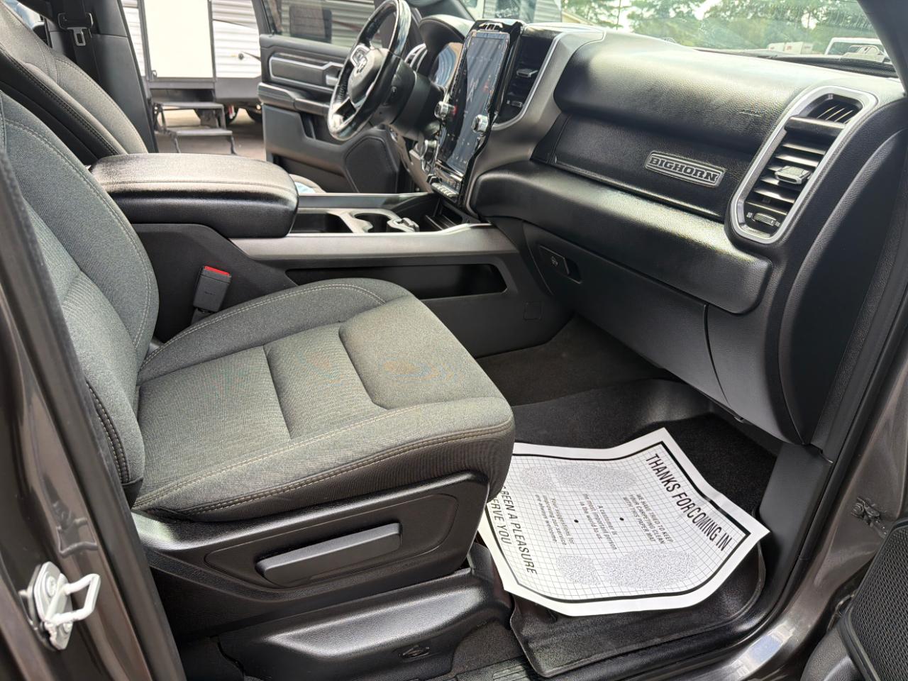 RAM 1500 Big Horn 4x4 Crew Cab 5'7" Box 2020