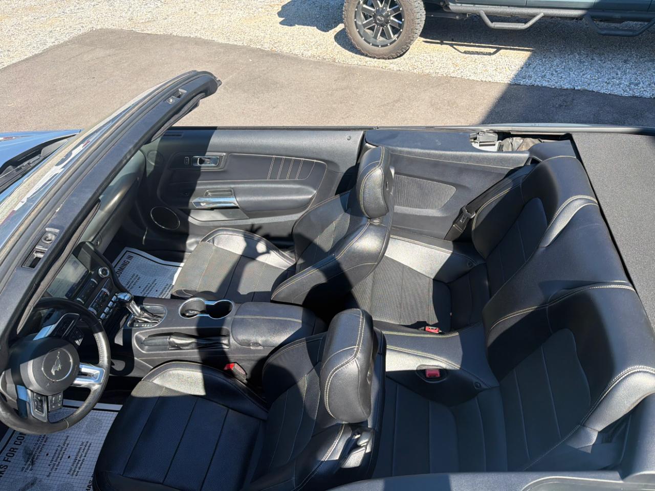 Ford Mustang EcoBoost Convertible 2020