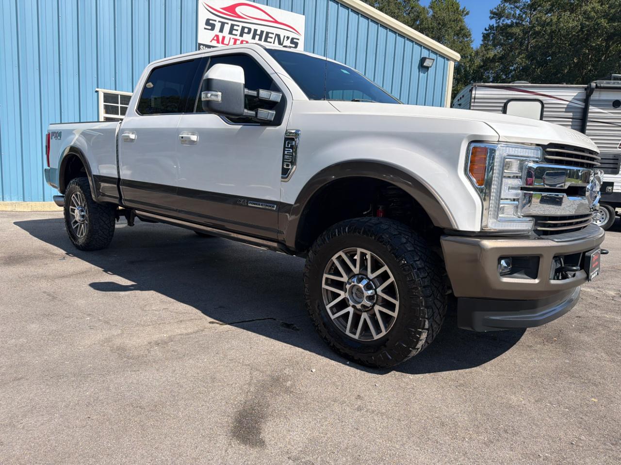 Ford Super Duty F-250 SRW King Ranch 4WD Crew Cab 8' Box 2017