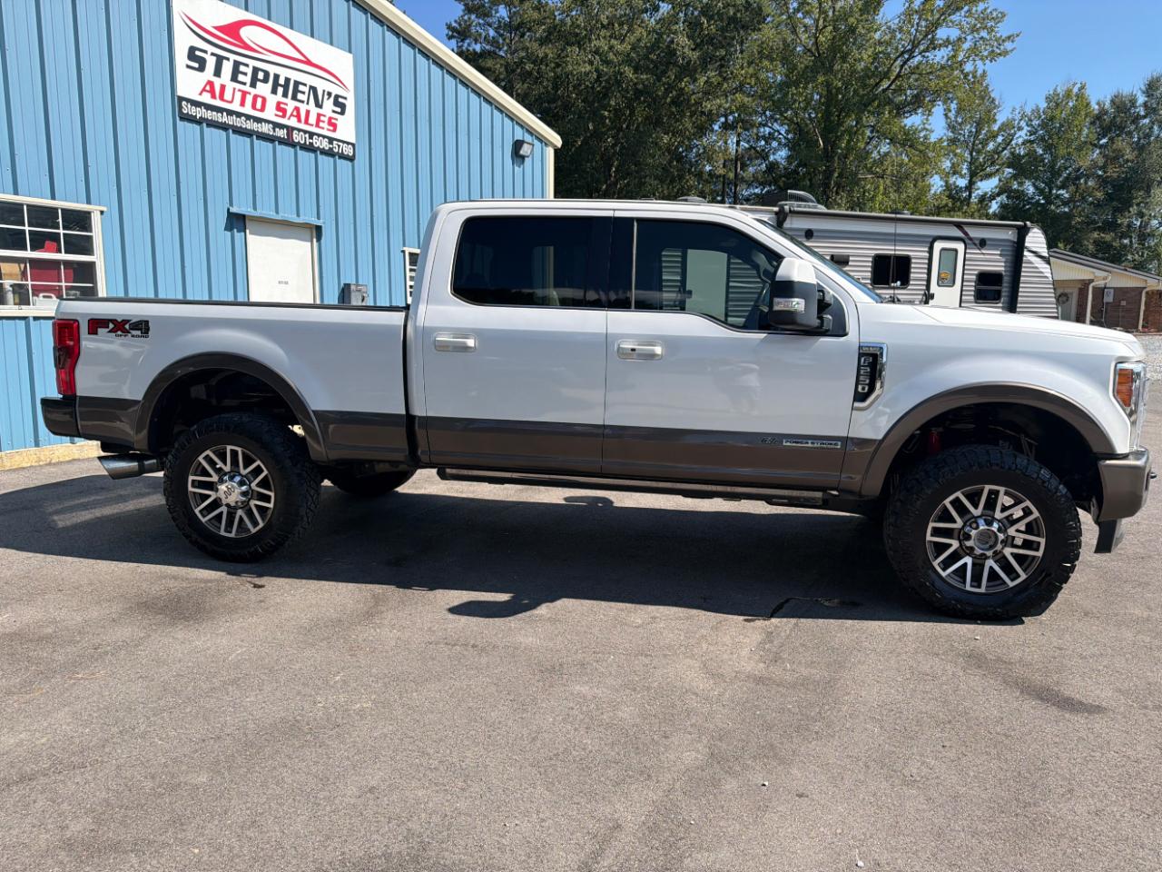 Ford Super Duty F-250 SRW King Ranch 4WD Crew Cab 8' Box 2017