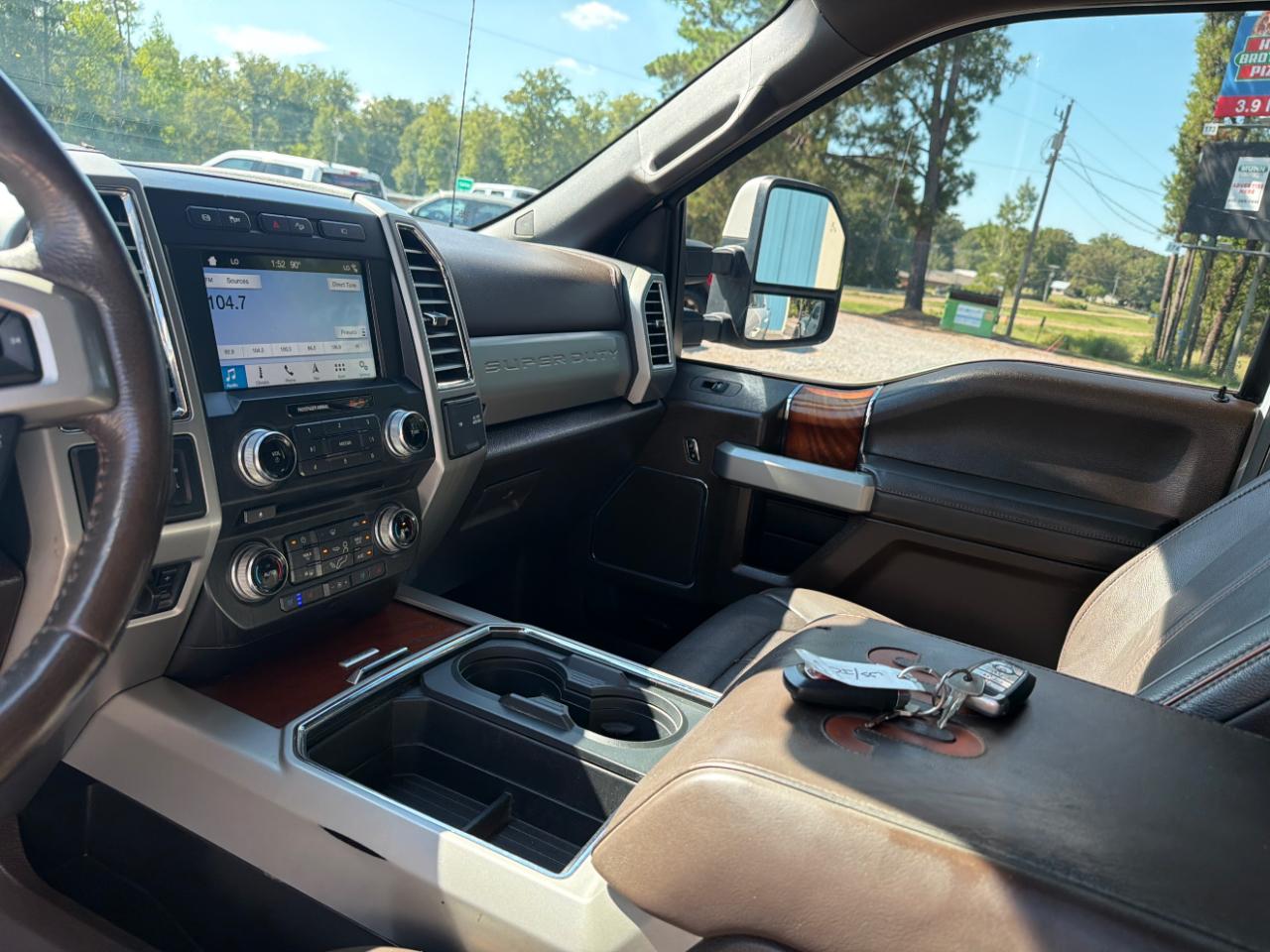 Ford Super Duty F-250 SRW King Ranch 4WD Crew Cab 8' Box 2017