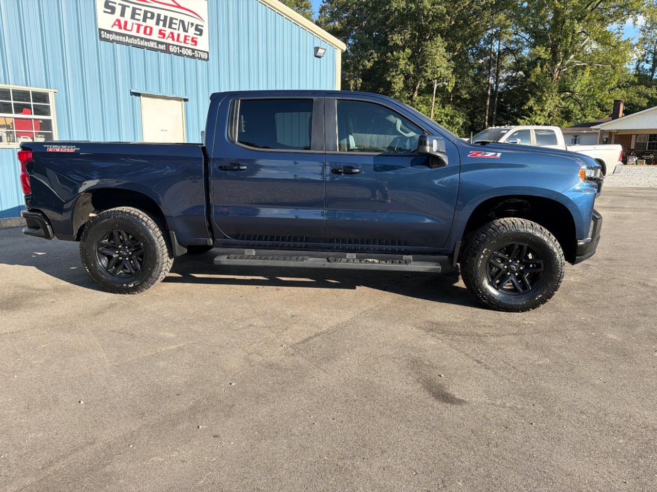 Chevrolet Silverado 1500 4WD Crew Cab 147" LT Trail Boss 2020