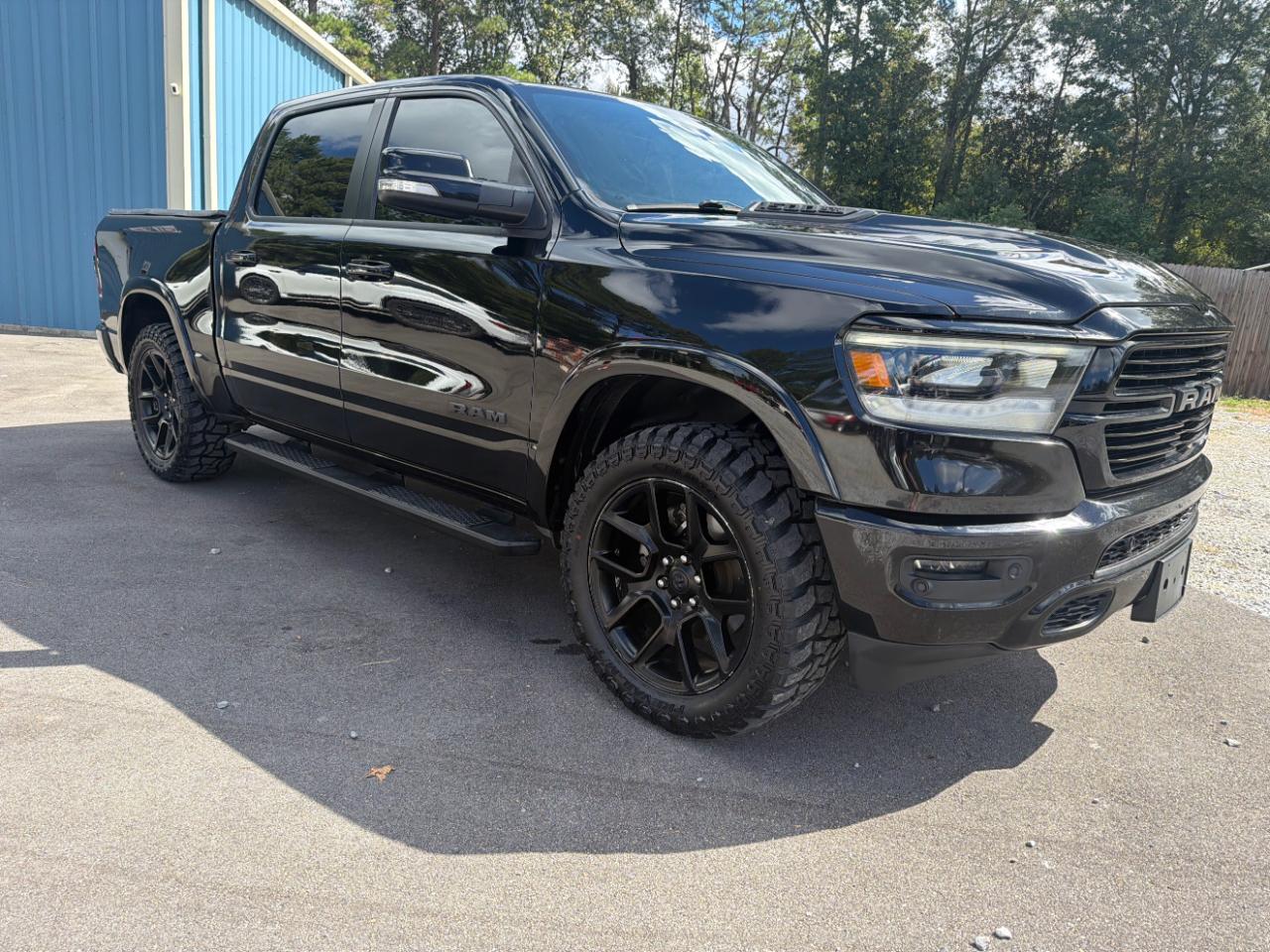 RAM 1500 Laramie 4x4 Crew Cab 5'7" Box 2020