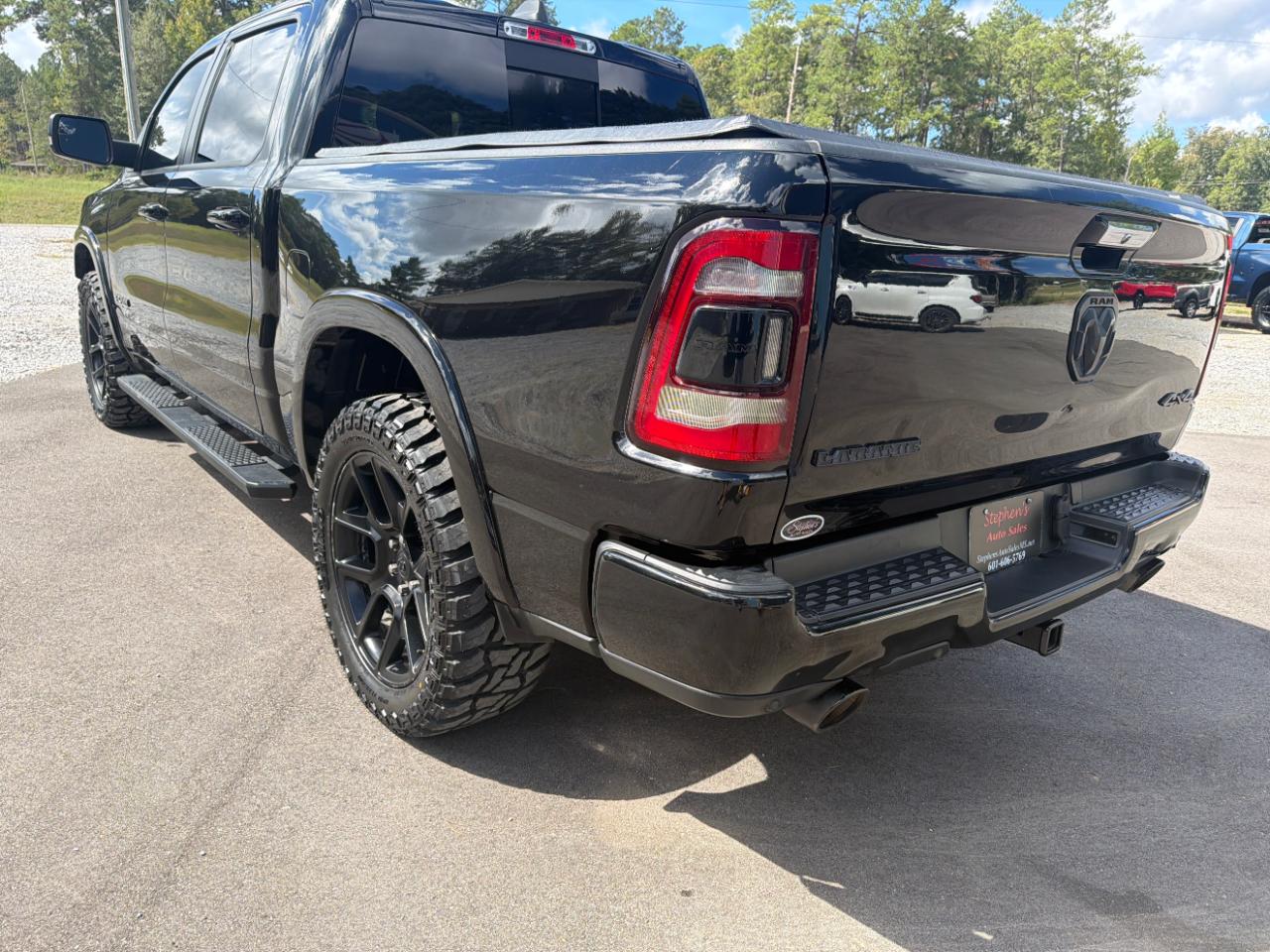 RAM 1500 Laramie 4x4 Crew Cab 5'7" Box 2020
