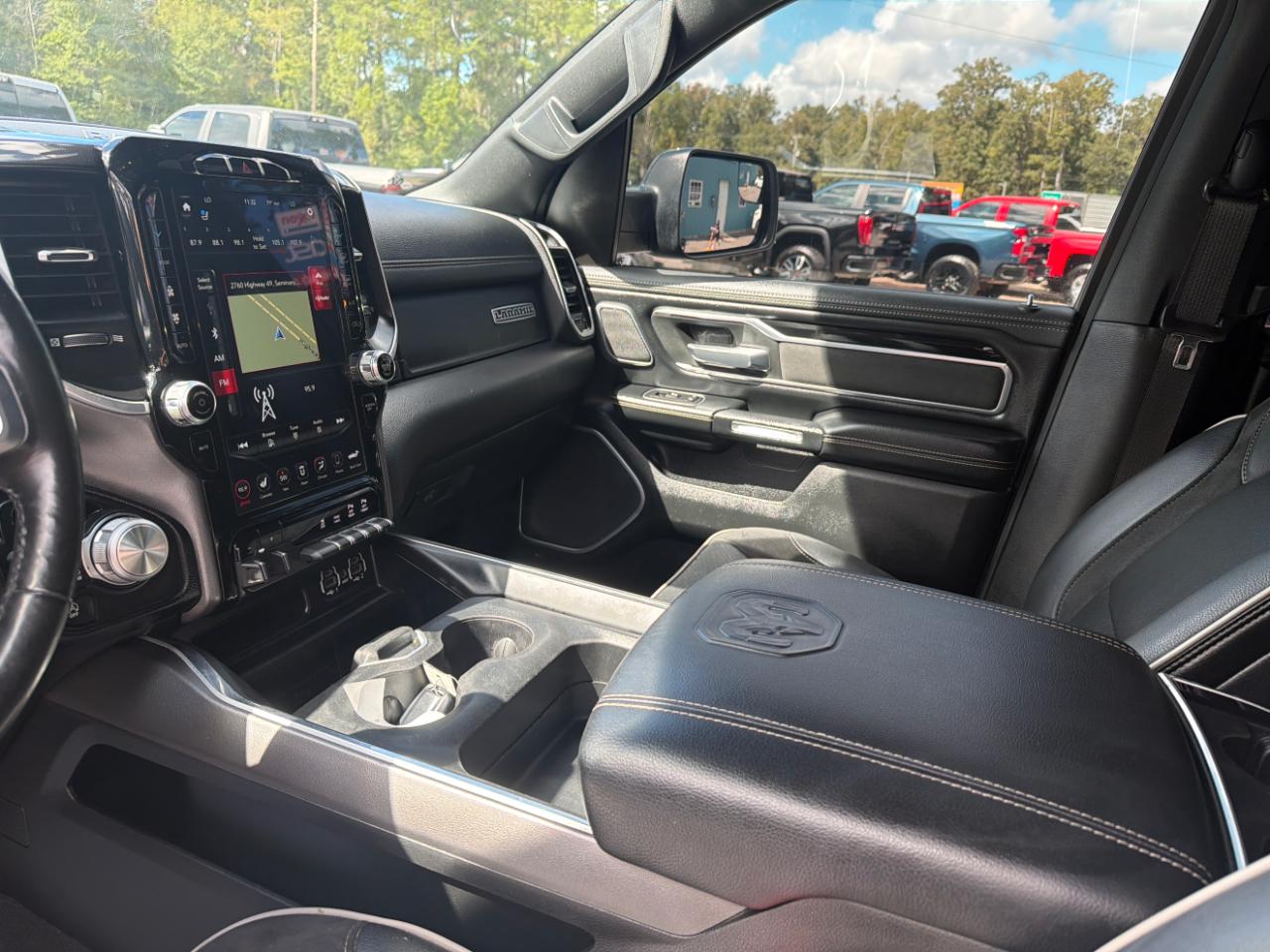 RAM 1500 Laramie 4x4 Crew Cab 5'7" Box 2020