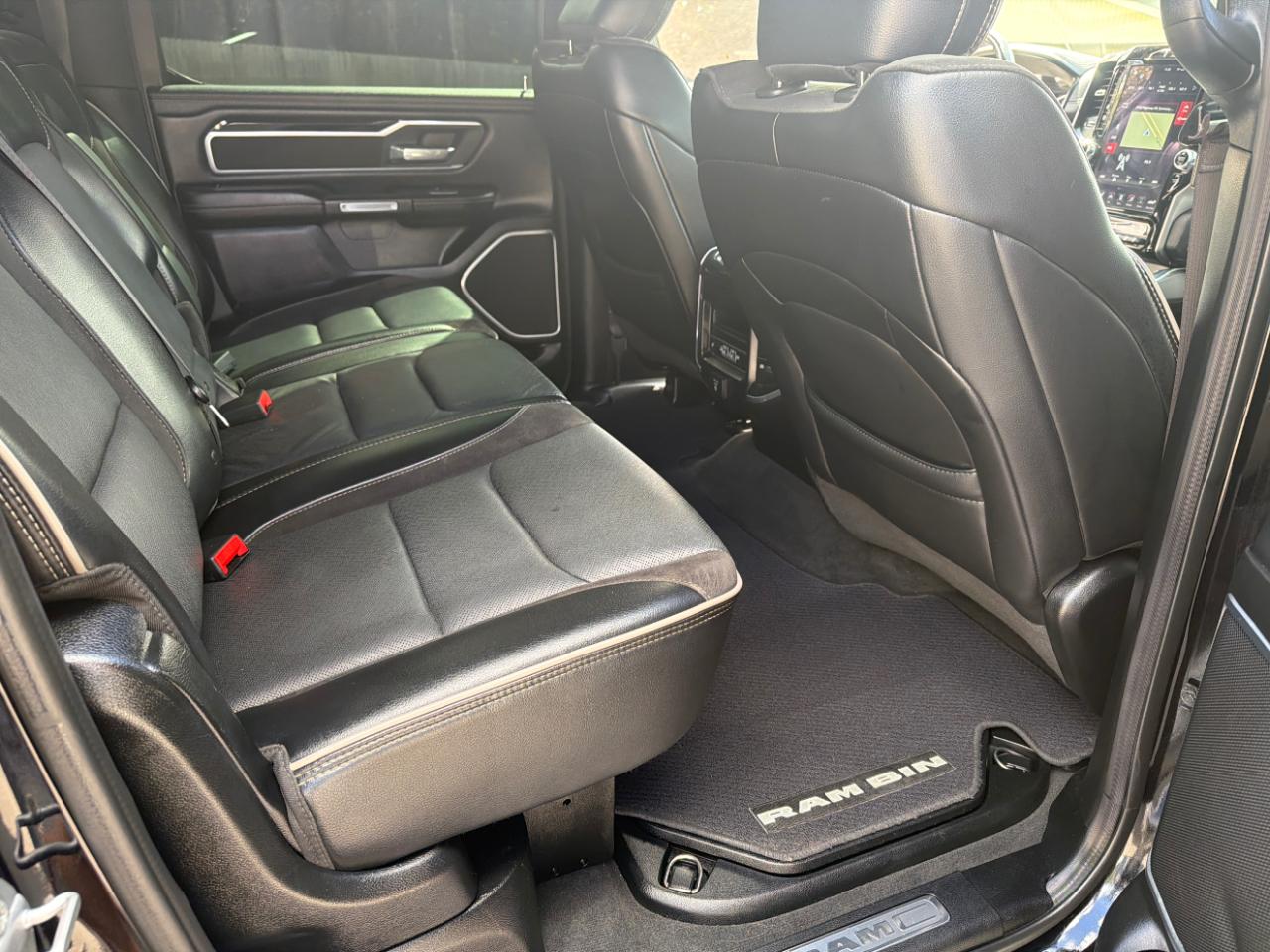 RAM 1500 Laramie 4x4 Crew Cab 5'7" Box 2020
