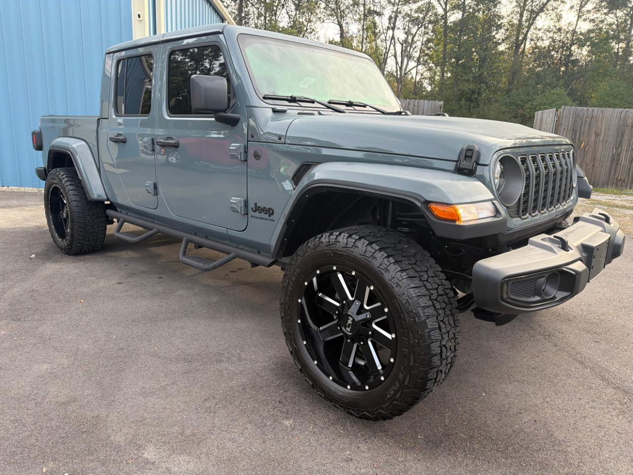 Jeep Gladiator Nighthawk 4x4 *Ltd Avail* 2025