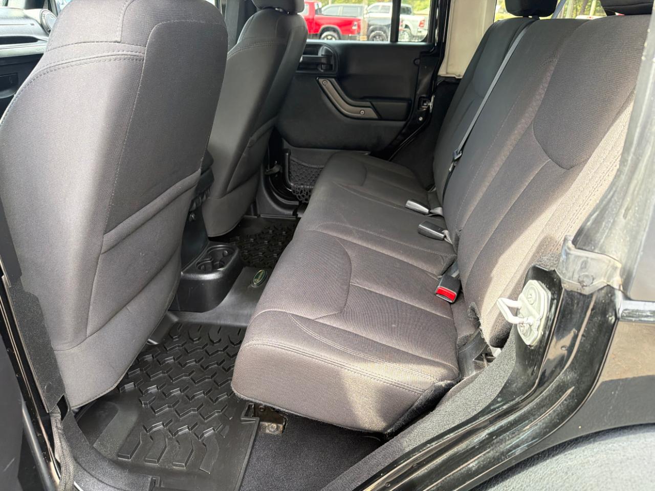 Jeep Wrangler Unlimited 4WD 4dr Sport 2015