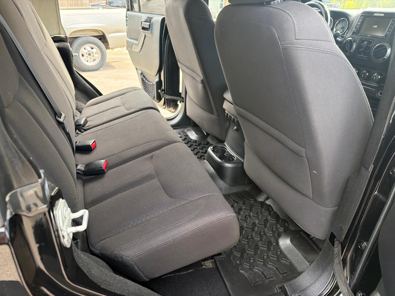Jeep Wrangler Unlimited 4WD 4dr Sport 2015