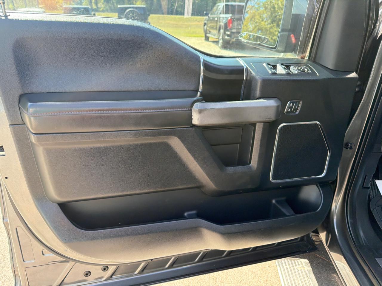Ford F-150 Platinum 4WD SuperCrew 5.5' Box 2018