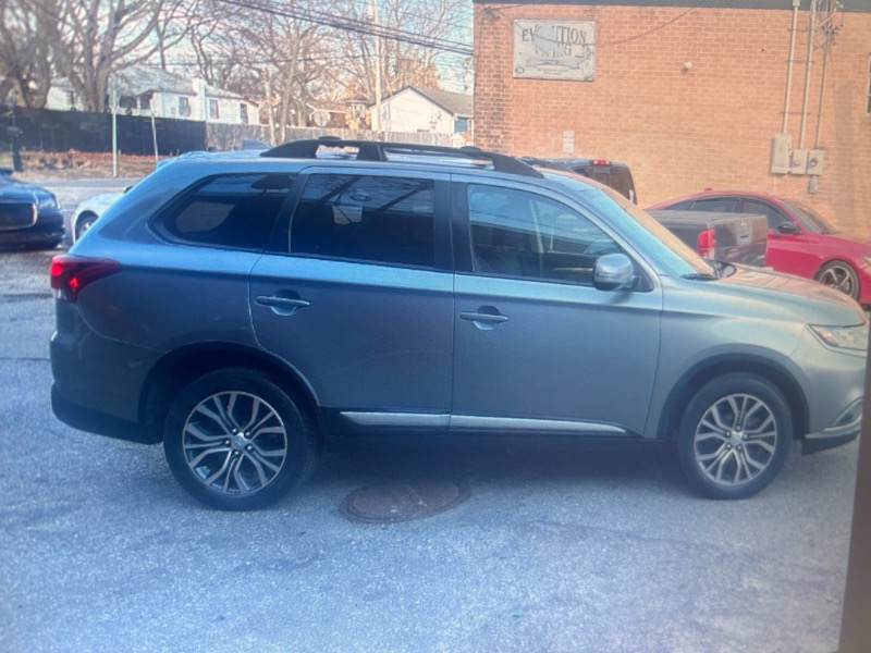 Mitsubishi Outlander SEL AWD 2018
