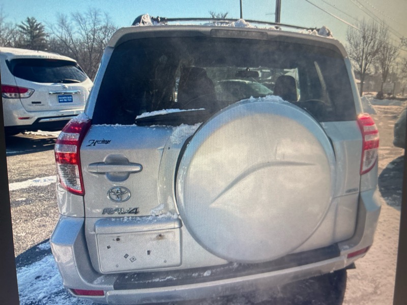 Toyota RAV4 Base I4 4WD 2012