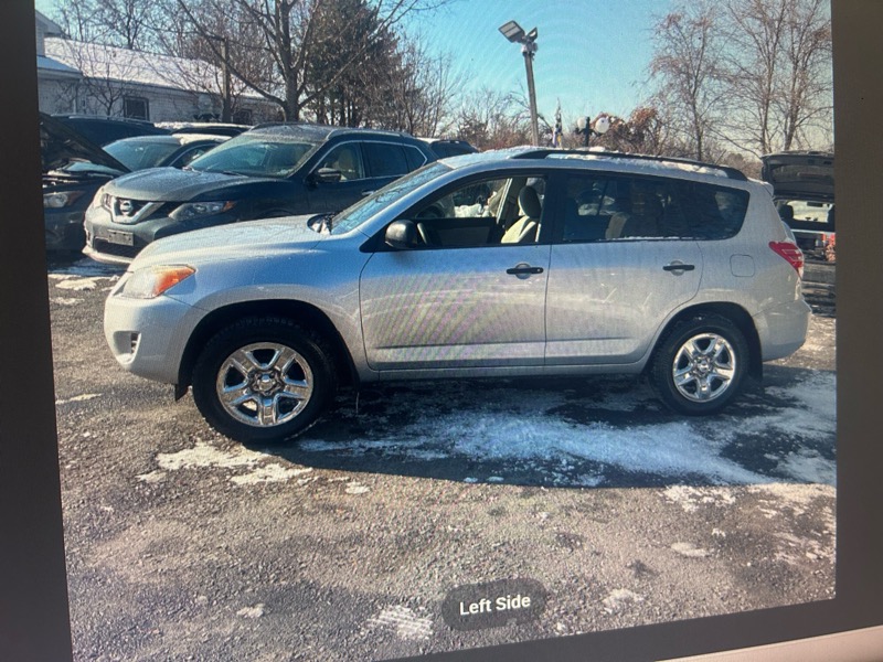Toyota RAV4 Base I4 4WD 2012