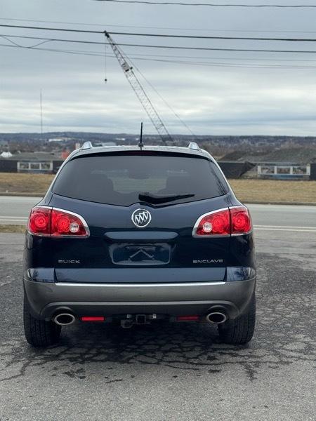 Buick Enclave FWD 4dr Base 2012