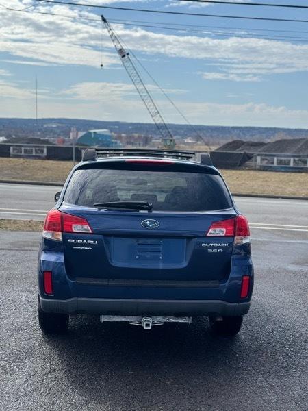 Subaru Outback 3.6R Limited 4D Wagon 2010