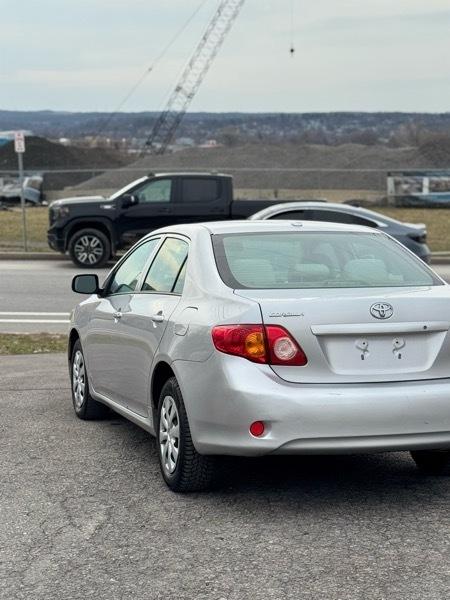 Toyota Corolla LE 2010