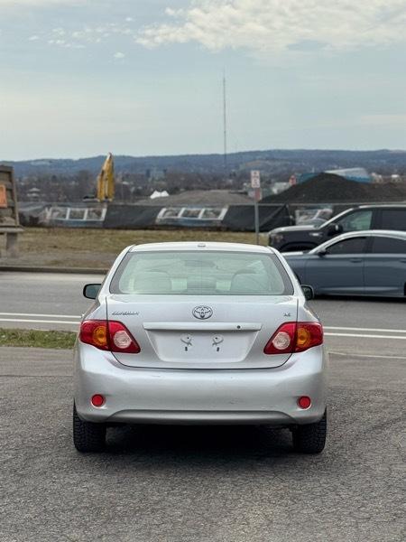 Toyota Corolla LE 2010
