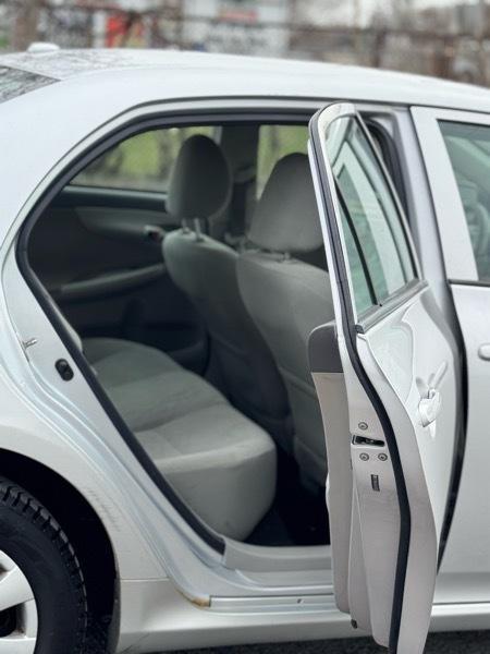 Toyota Corolla LE 2010