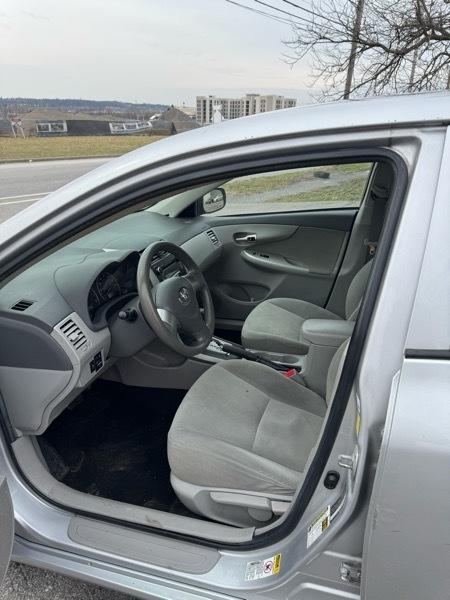 Toyota Corolla LE 2010