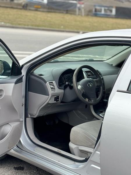 Toyota Corolla LE 2010