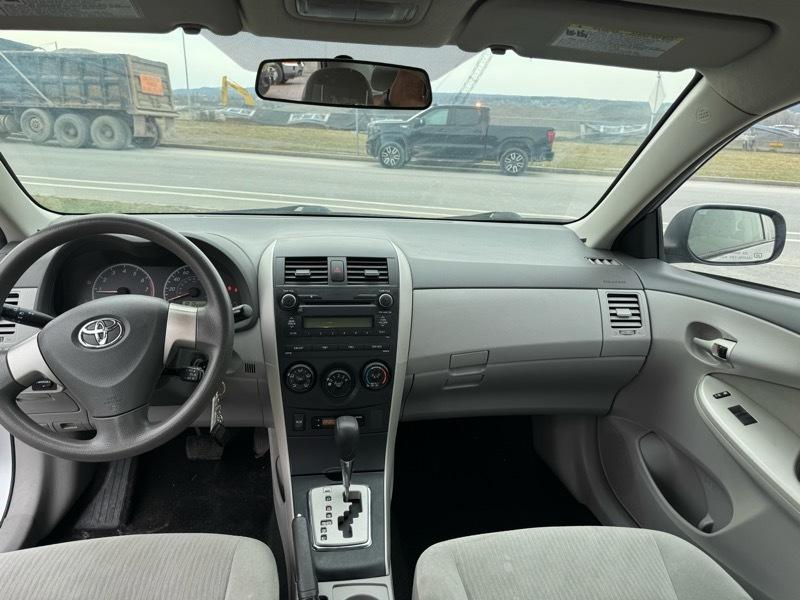 Toyota Corolla LE 2010