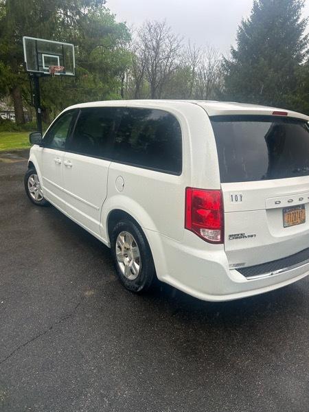 Dodge Grand Caravan SE 2012