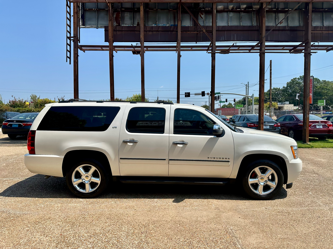 Chevrolet Suburban 1500 LTZ 2011 Chevrolet Suburban 1500 LTZ 2011