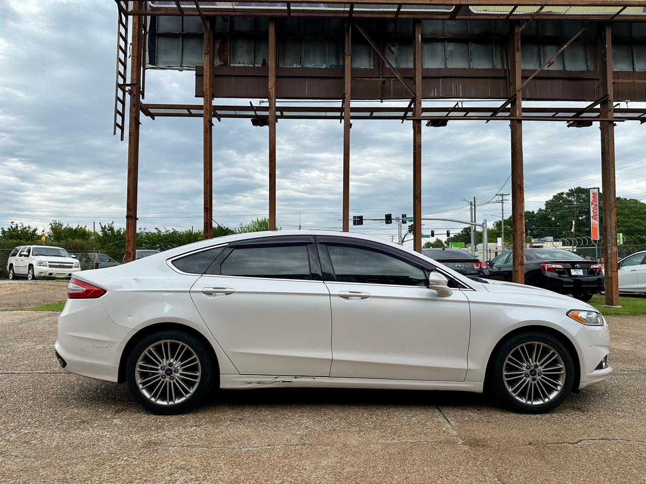 Ford Fusion SE 2016