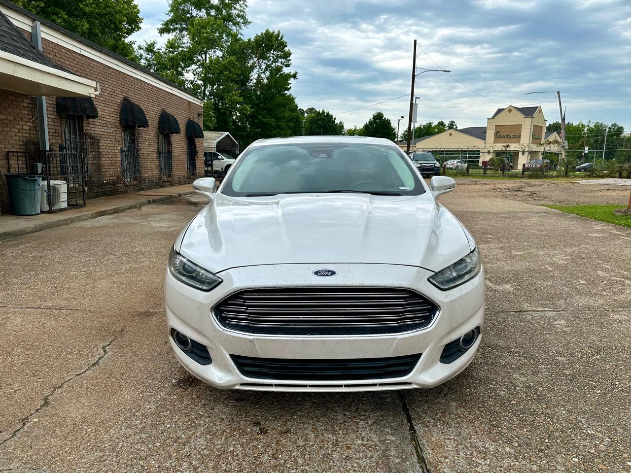 Ford Fusion SE 2016