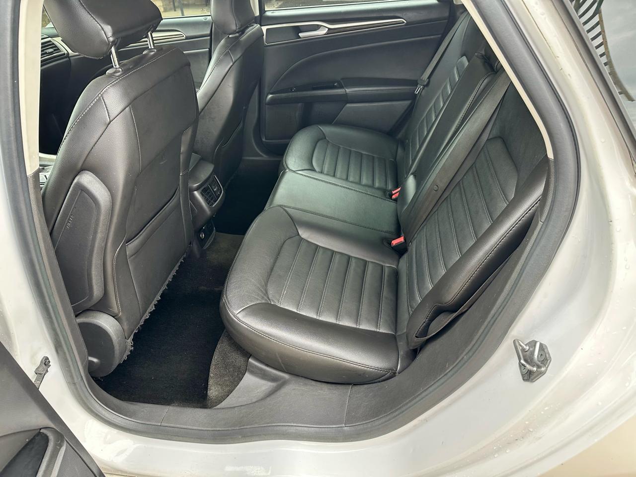 Ford Fusion SE 2016