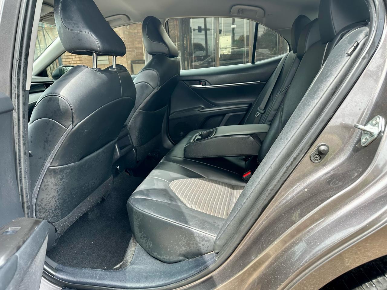 Toyota Camry SE 2021